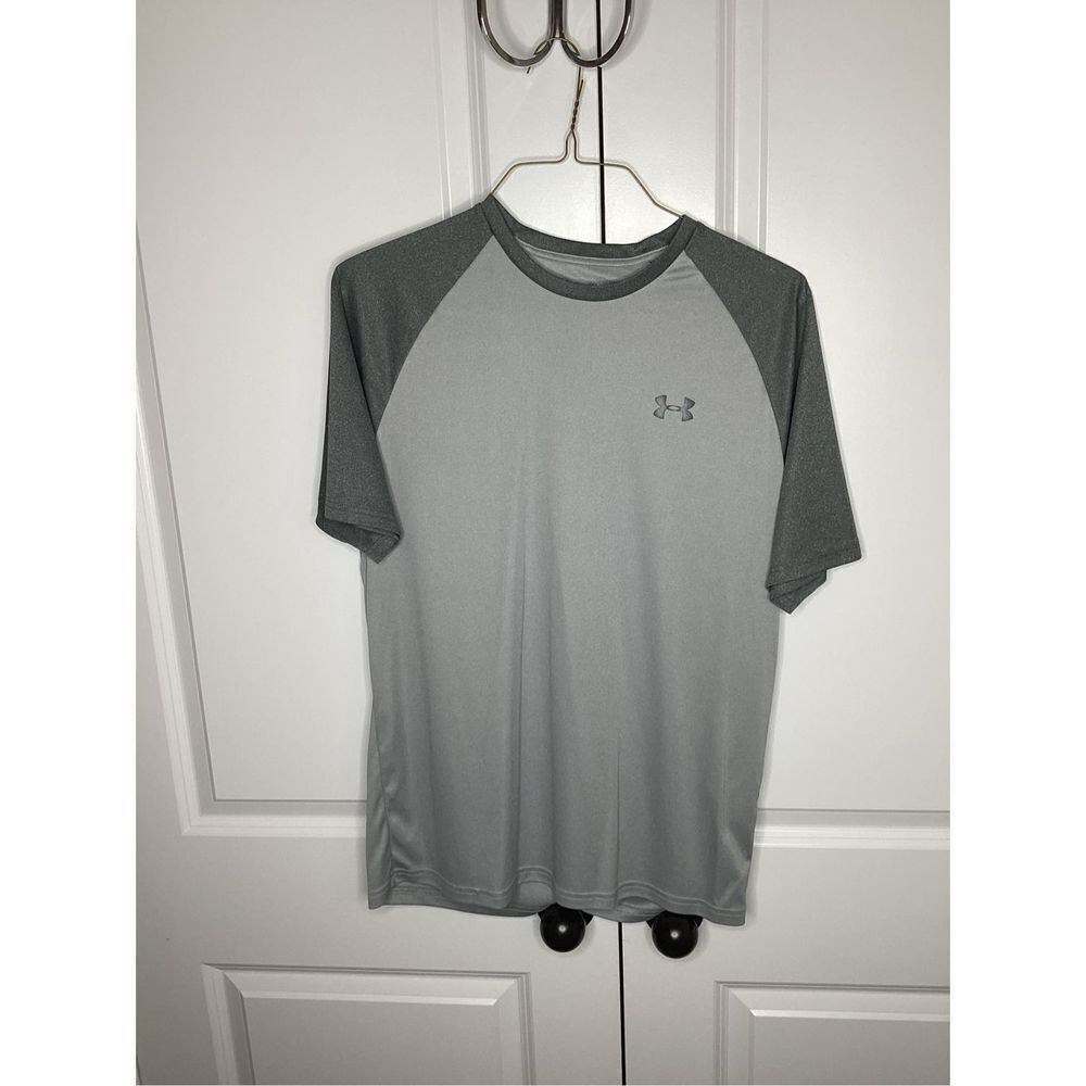 EUC Mens Under Armour Short Sleeve top‎